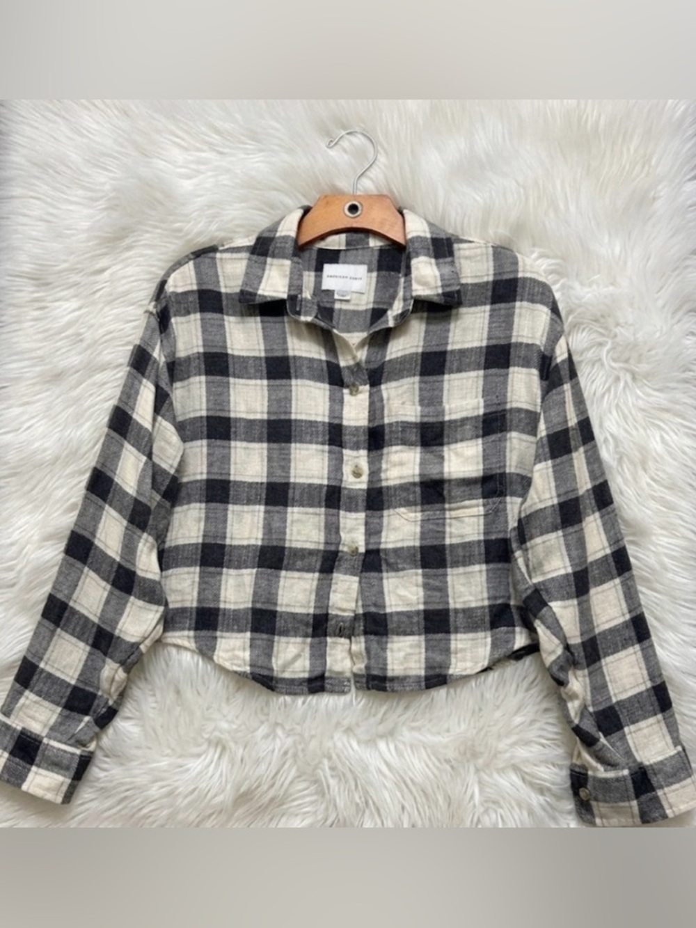 American Eagle Black and Cream Plaid Shirt size (M)